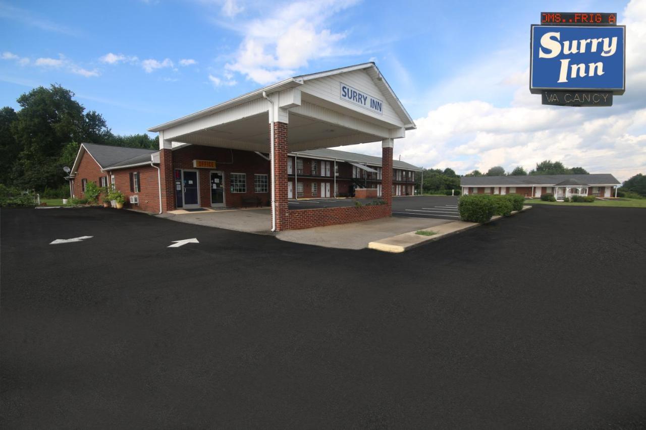 Surry Inn - Dobson Exterior foto